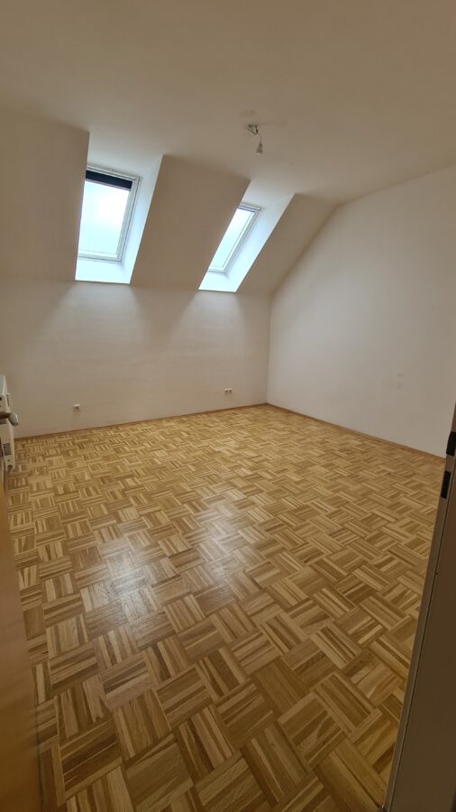 Traumhafte 3 Zimmer Wohnung in der Mansarde ohne Lift - 20240610 Kinderzimmer