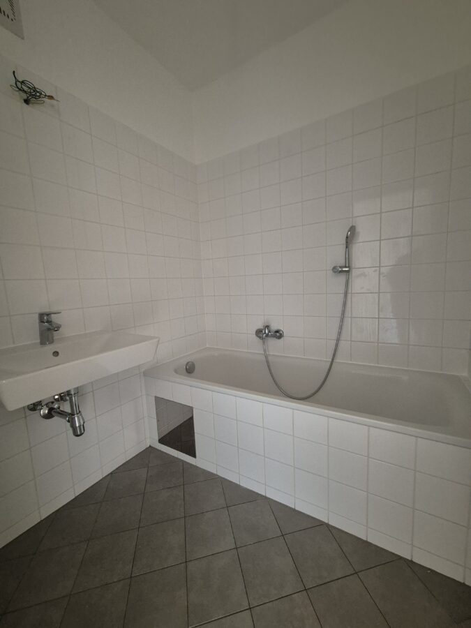 Ruhige 2 Zimmer Wohnung im 3ten Stock ohne Lift - 20240930_Bad